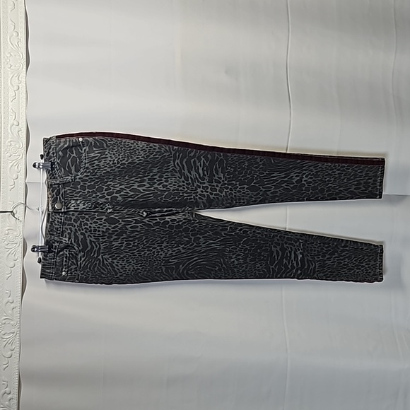 Easel Skinny Jeans NWT Sz S - Picture 1 of 7